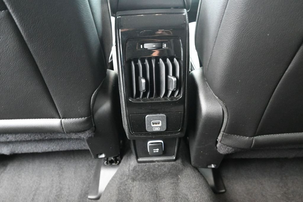 Used 2022 Crystal Metallic Jeep Limited image 17