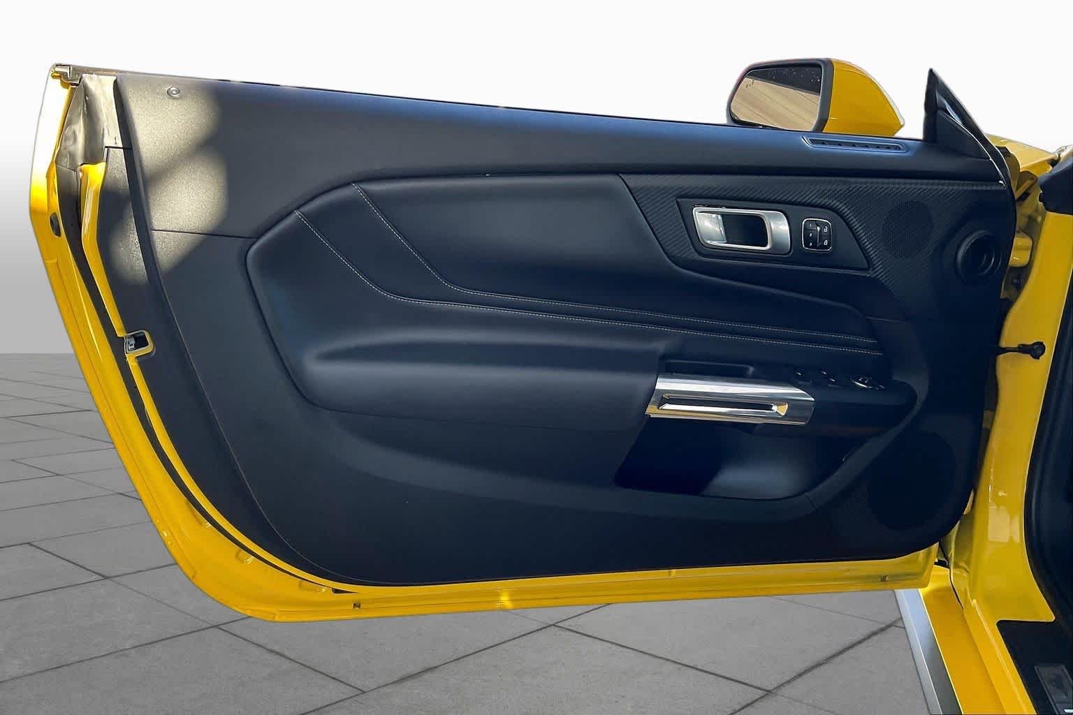 Used 2024 Yellow Splash Metallic Tri-coat Ford GT Premium image 18