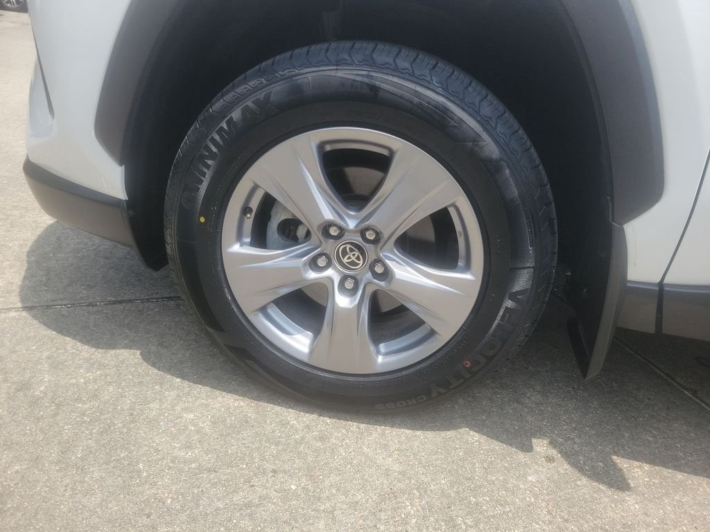 Certified Used 2022 White Toyota XLE image 32