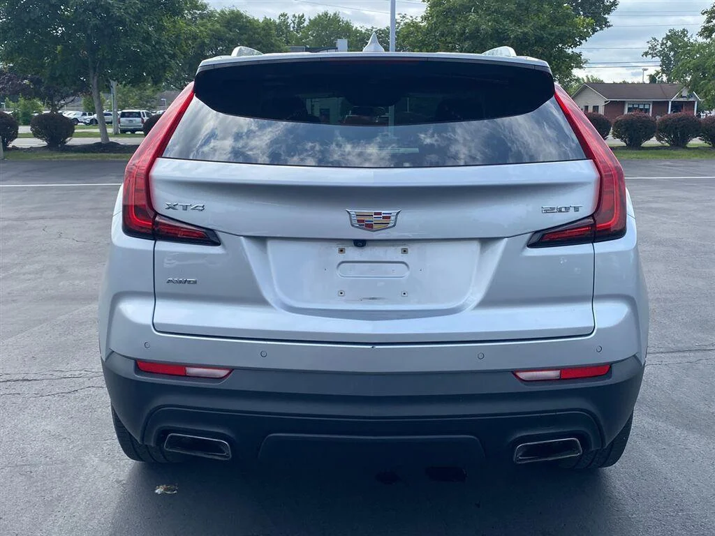 Used 2019 Radiant Silver Metallic Cadillac AWD Luxury image 10
