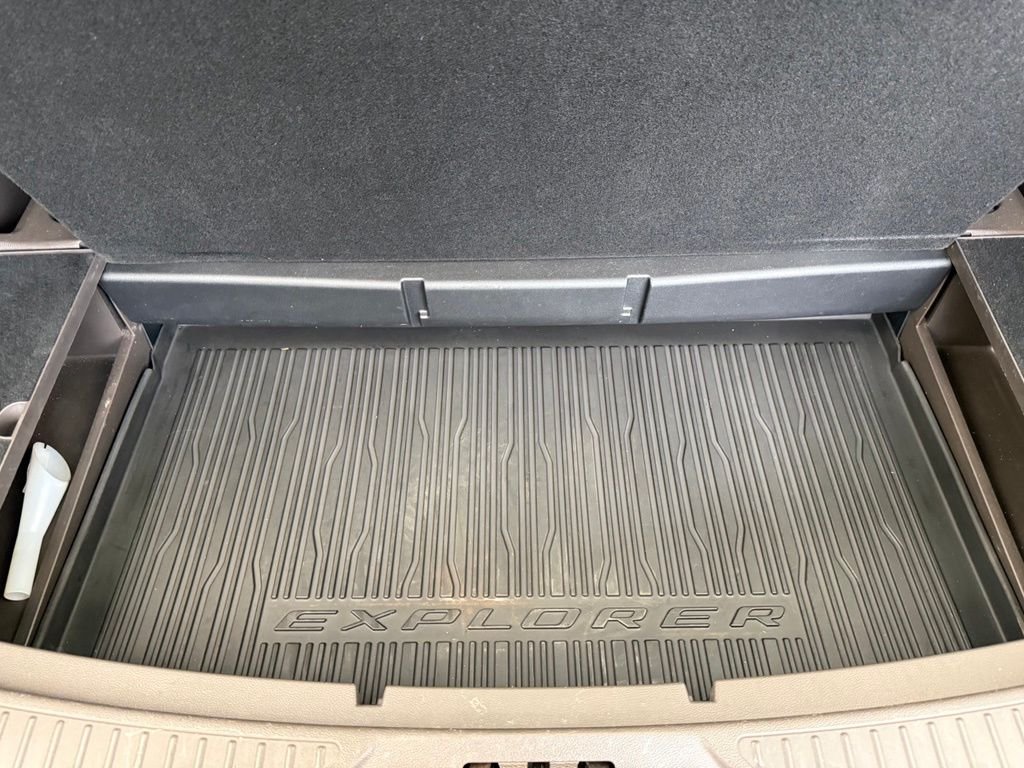 Used 2020 Gray Ford Platinum image 80