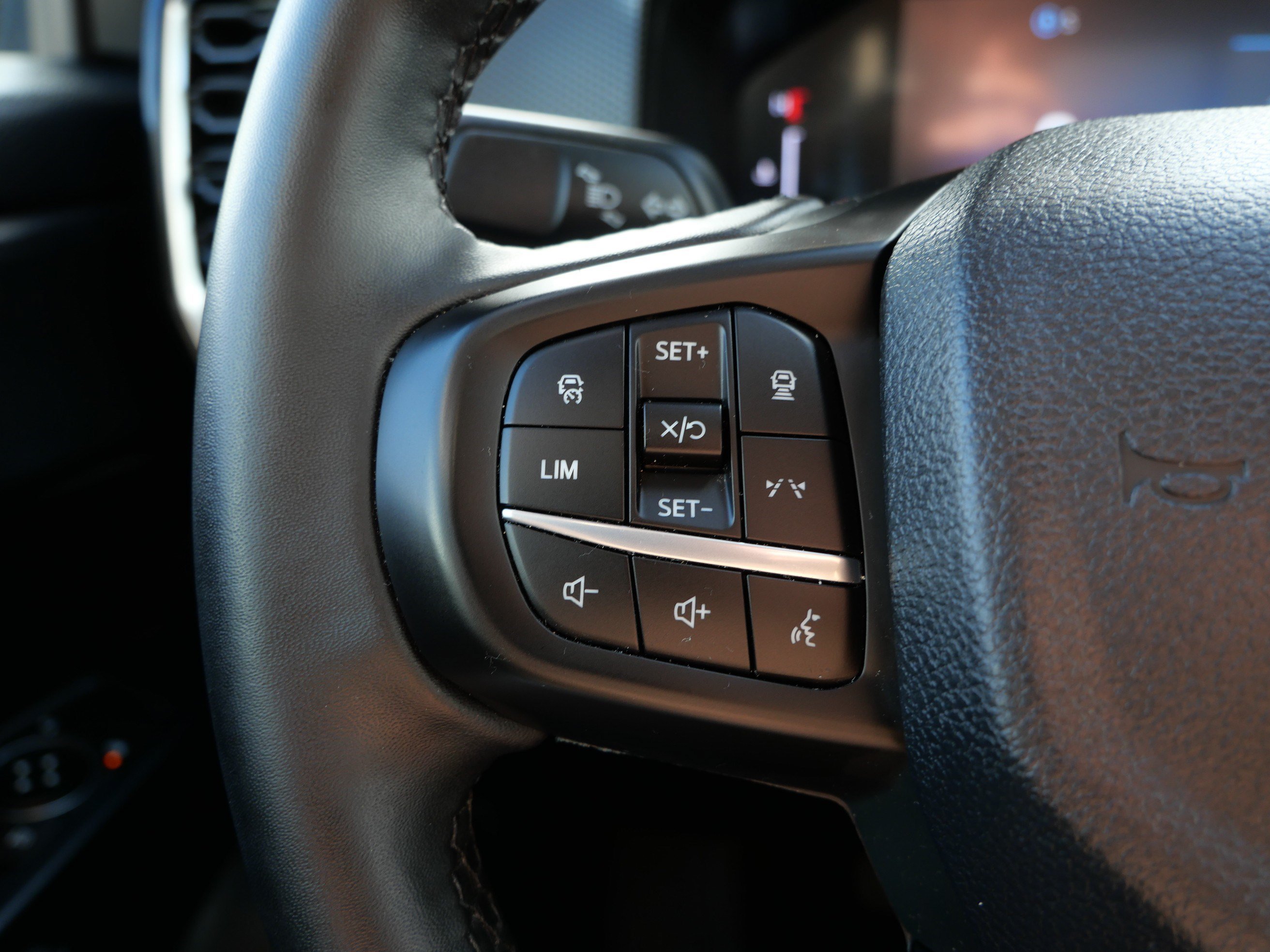 Used 2024 Cactus Grey Ford XLT image 28