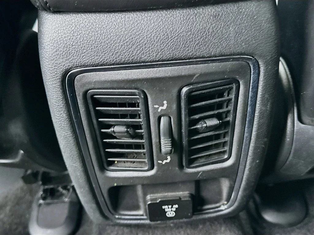 Used 2021 Black Jeep Laredo X image 27