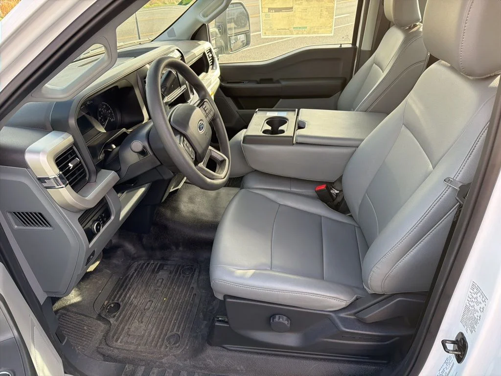 New 2024 Oxford White Ford F-550® XL image 9
