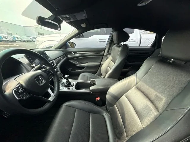 Used 2018 Still Night Pearl Honda Sport image 6