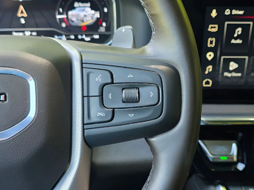Used 2025 White Frost Tricoat GMC Denali image 25