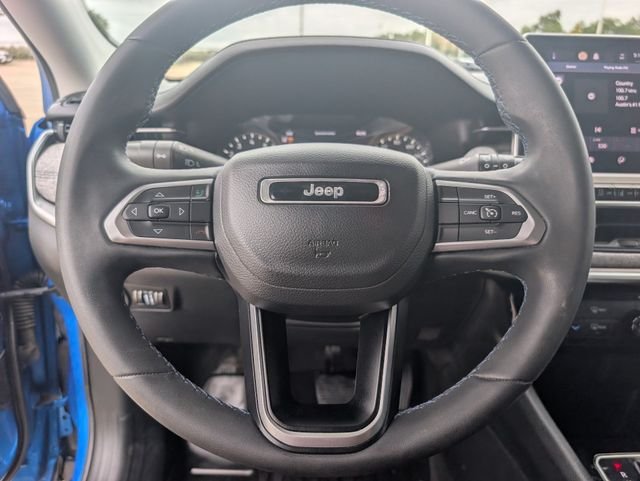 Used 2022 Blue Jeep Latitude image 12