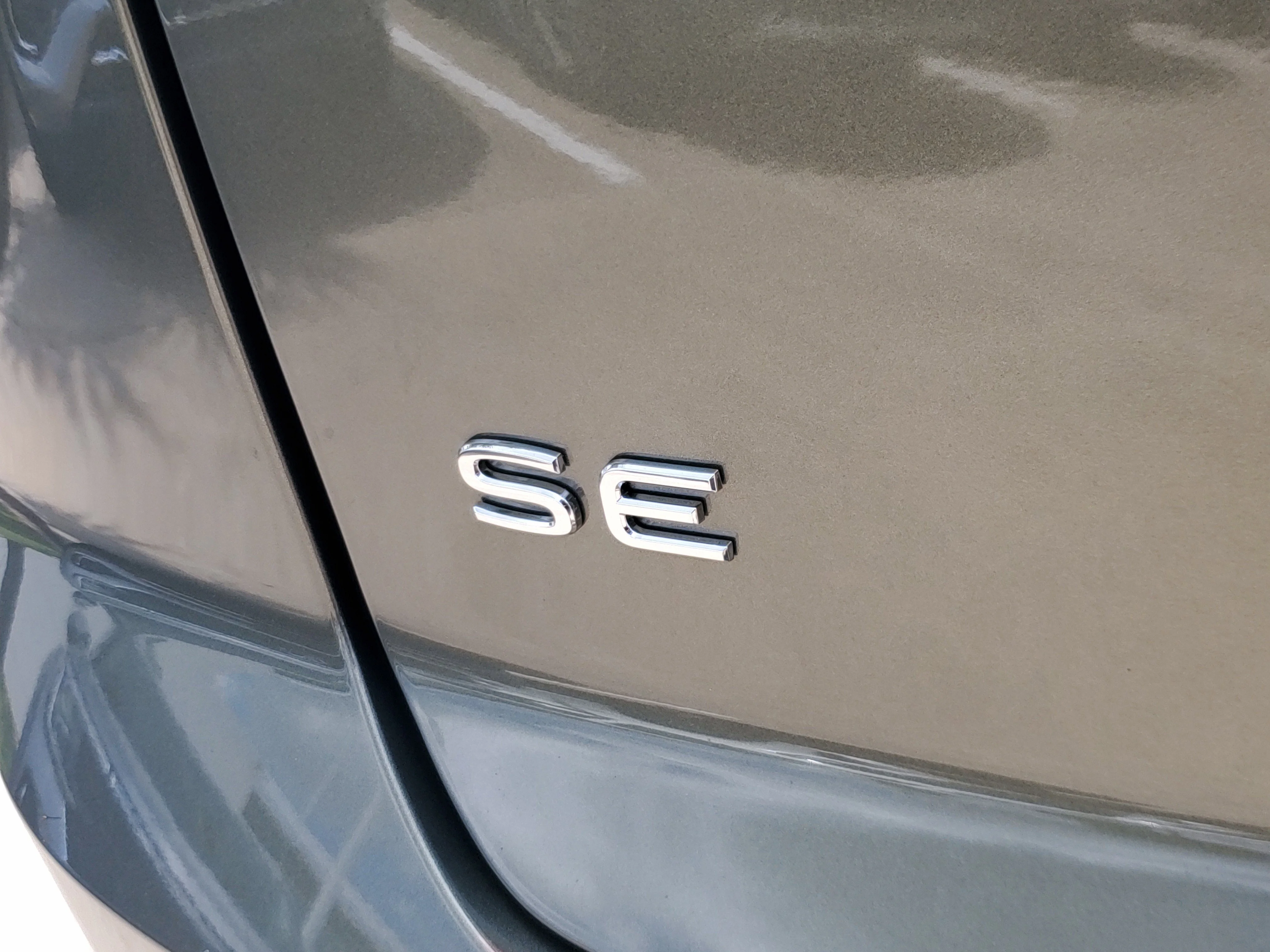 New 2026 Green Volkswagen 2.0T SE w/Technology image 5