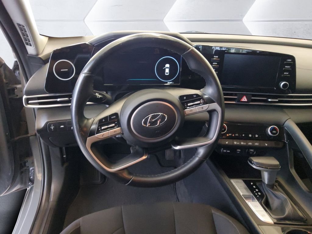 Used 2022 Gray Hyundai SEL image 9