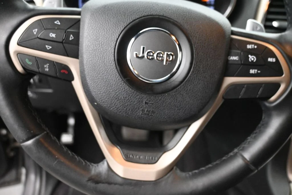Used 2016 Gray Jeep Laredo image 17