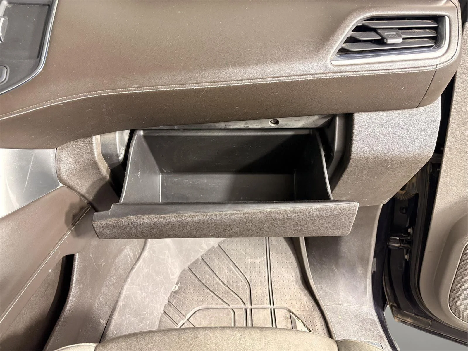 Used 2022 Midnight Blue Metallic Chevrolet LT image 27