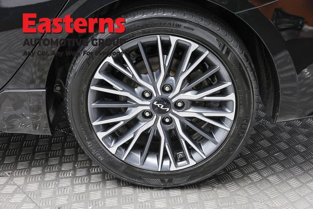 Used 2023 Black Kia GT-Line image 8