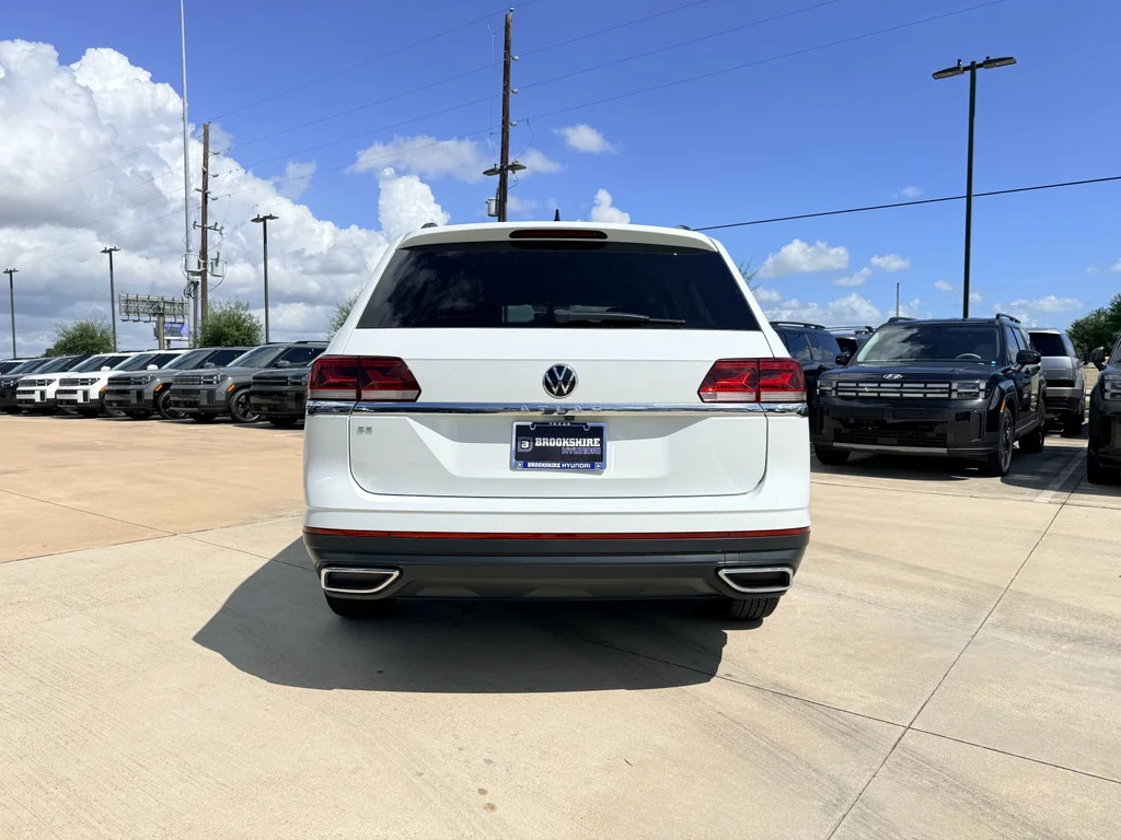 Used 2022  Volkswagen 2.0T SE image 6