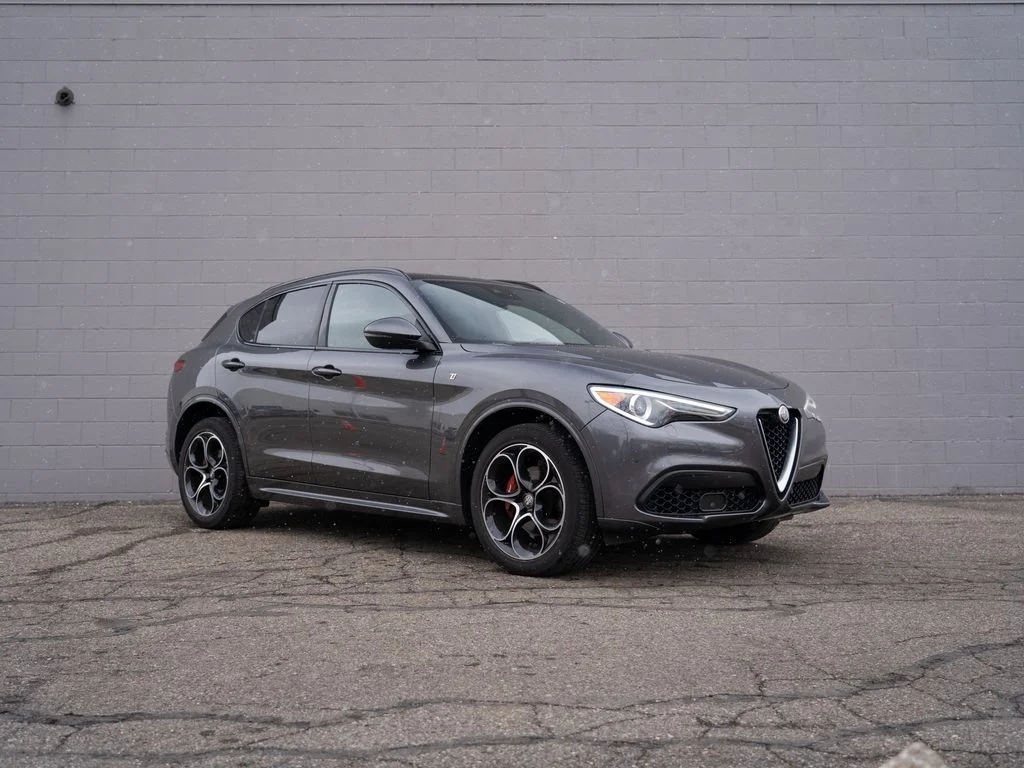 Used 2023 Gray Alfa Romeo Ti image 9