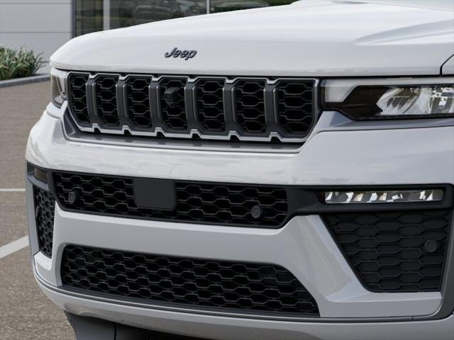 New 2026 Bright White Clear-Coat Exterior Paint Jeep Limited image 11