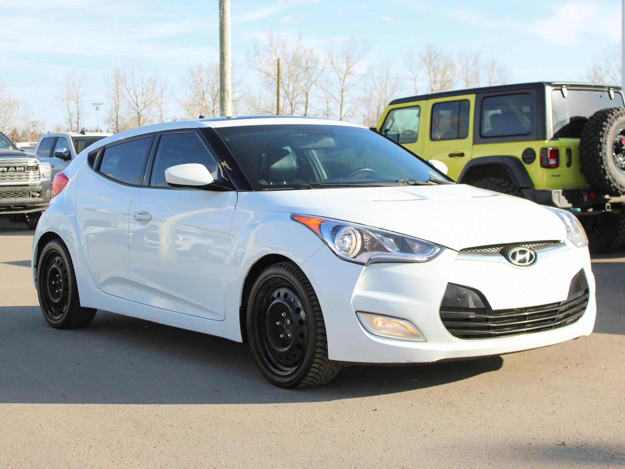 Used 2012 White Hyundai w/Tech * Mechanic Special | Navigation | Heated Seats | Backup Camera image 5