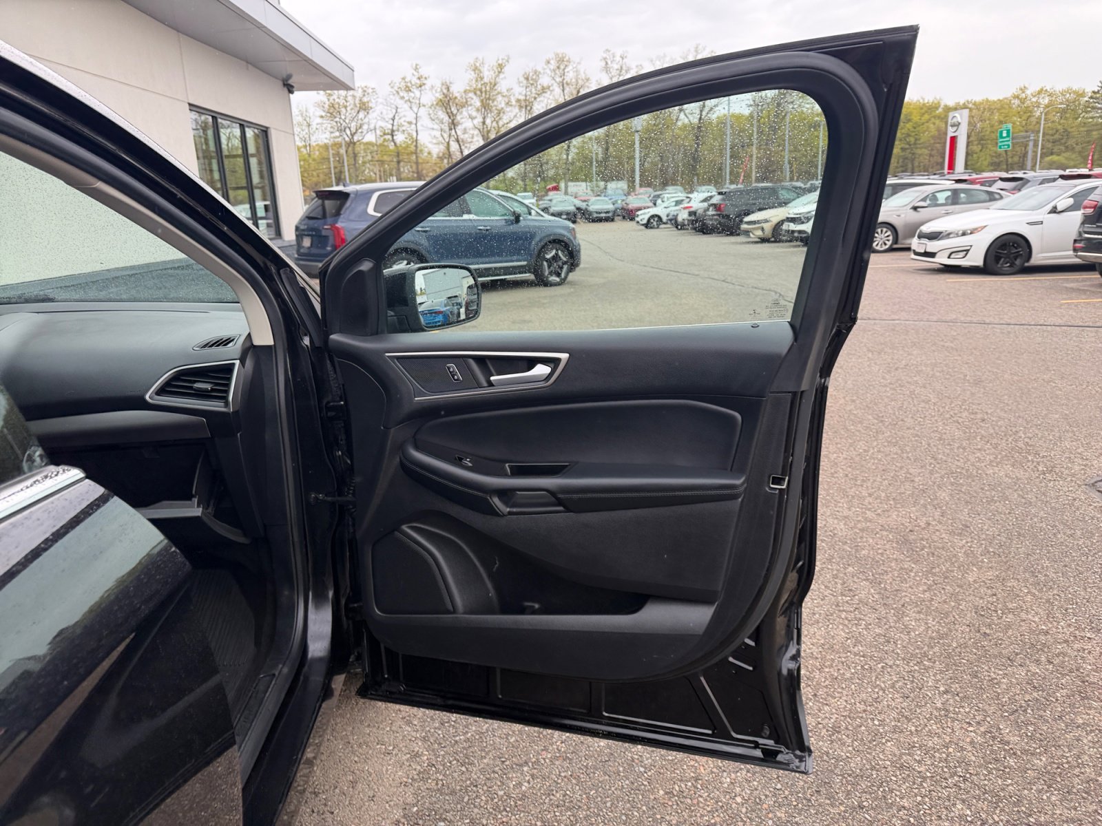 Used 2020 Black Ford SEL image 32