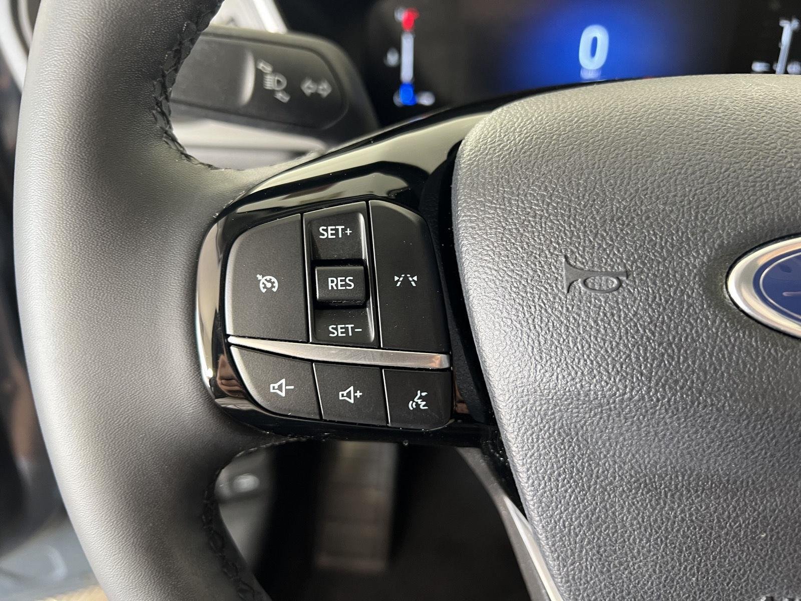 Used 2024 Vapor Blue Ford Active image 8