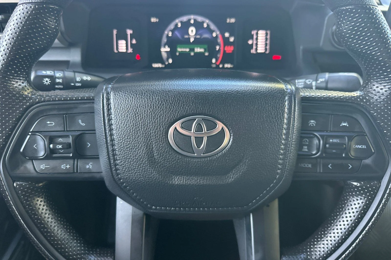 2025 Toyota Tacoma SR5 - Photo 28