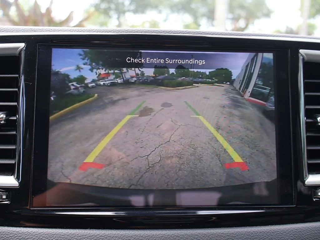 Used 2023 Black Chrysler Touring L image 45