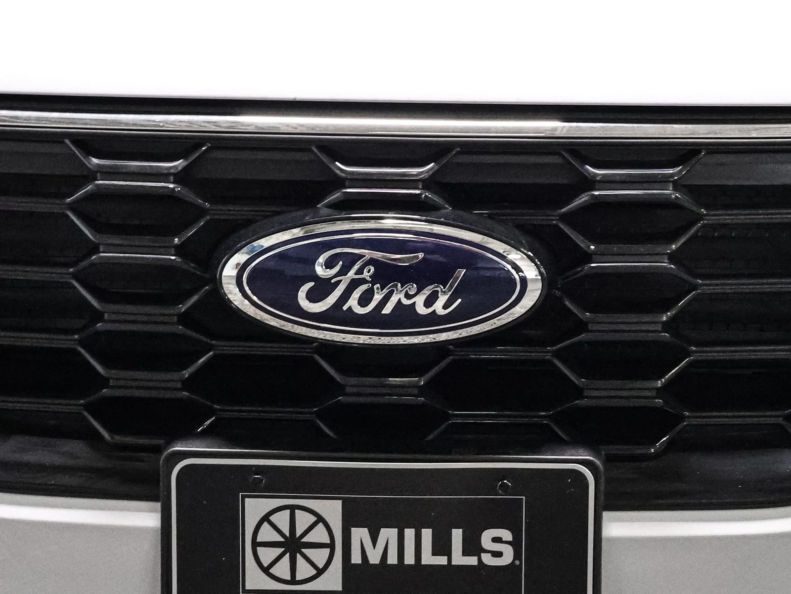 New 2026 Space Silver Metallic Ford ST-Line image 13