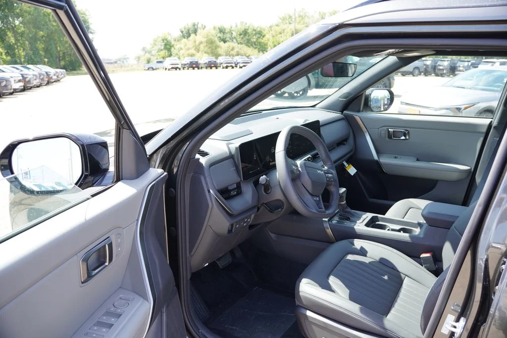New 2027 Interstellar Gray Kia X-Line S image 10