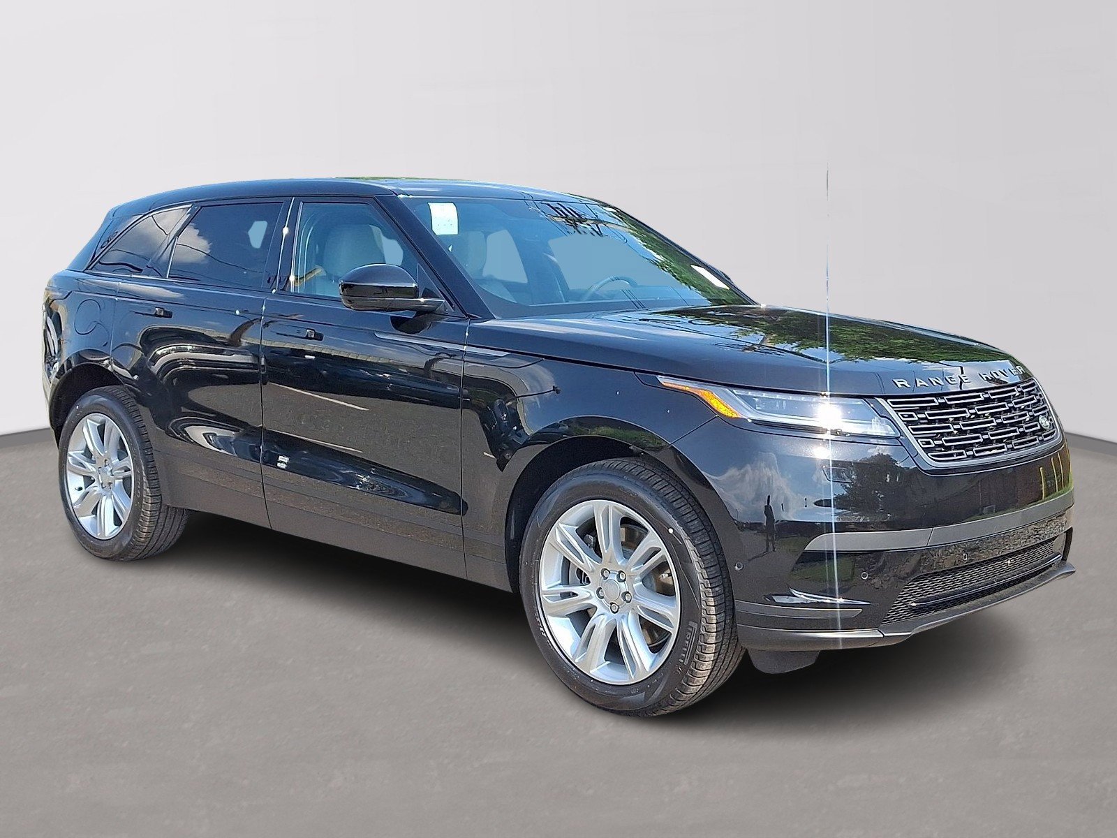 New 2026 Santorini Black Land Rover S image 2