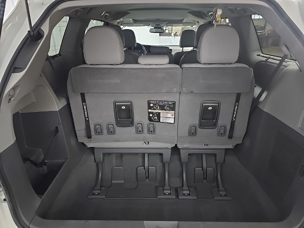 Used 2020 White Toyota XLE image 12
