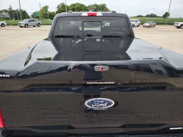 Certified Used 2021 Blue Metallic Ford Lariat image 5