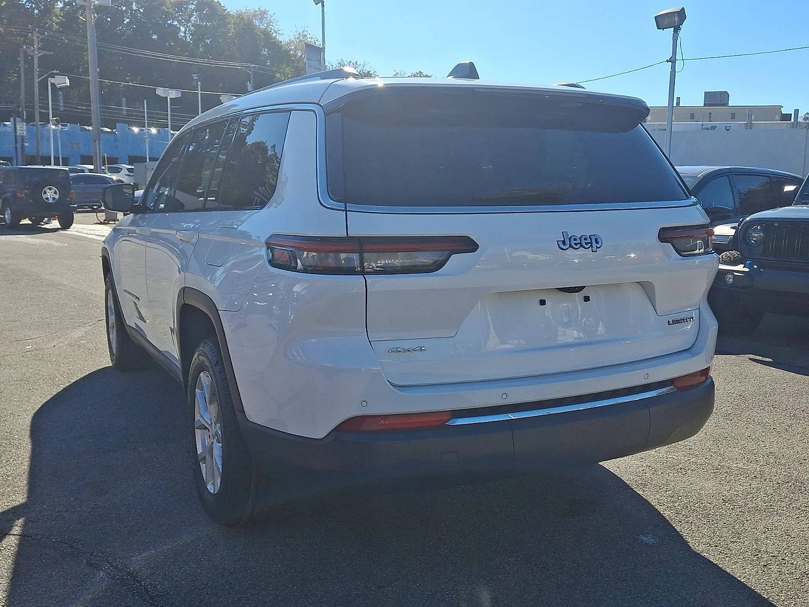 Used 2023 White Jeep Limited image 8