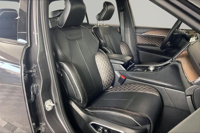 Used 2025 Gray Jeep Summit image 28