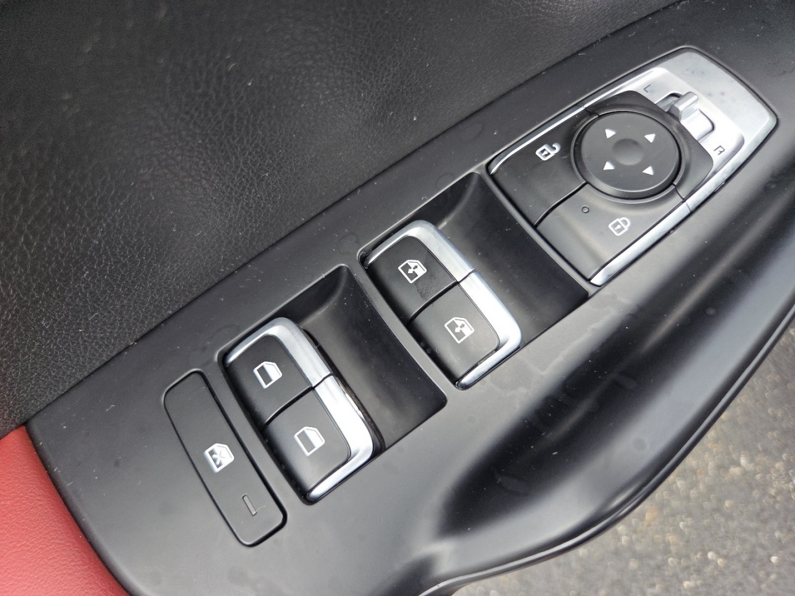 Used 2023 Ebony Black Kia GT-Line image 30
