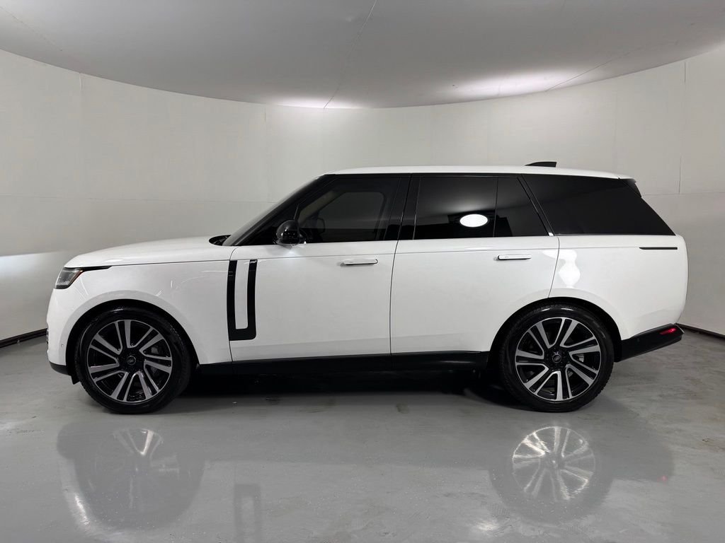 Certified Used 2023 Ostuni White Pearl Land Rover SE image 10