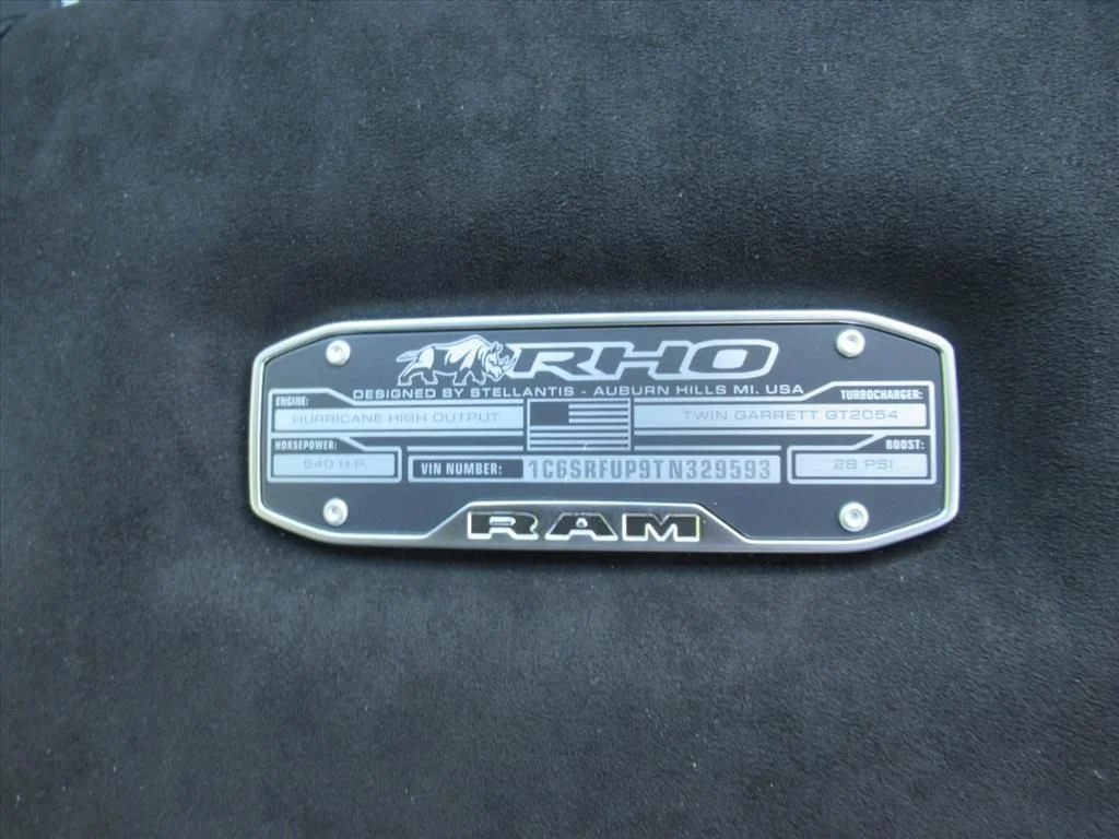 New 2026 Diamond Black Crystal Pearl-Coat Exterior Paint RAM RHO image 12