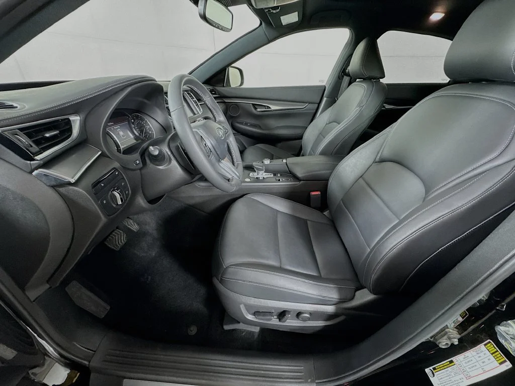 Certified Used 2022 Black INFINITI LUXE image 25