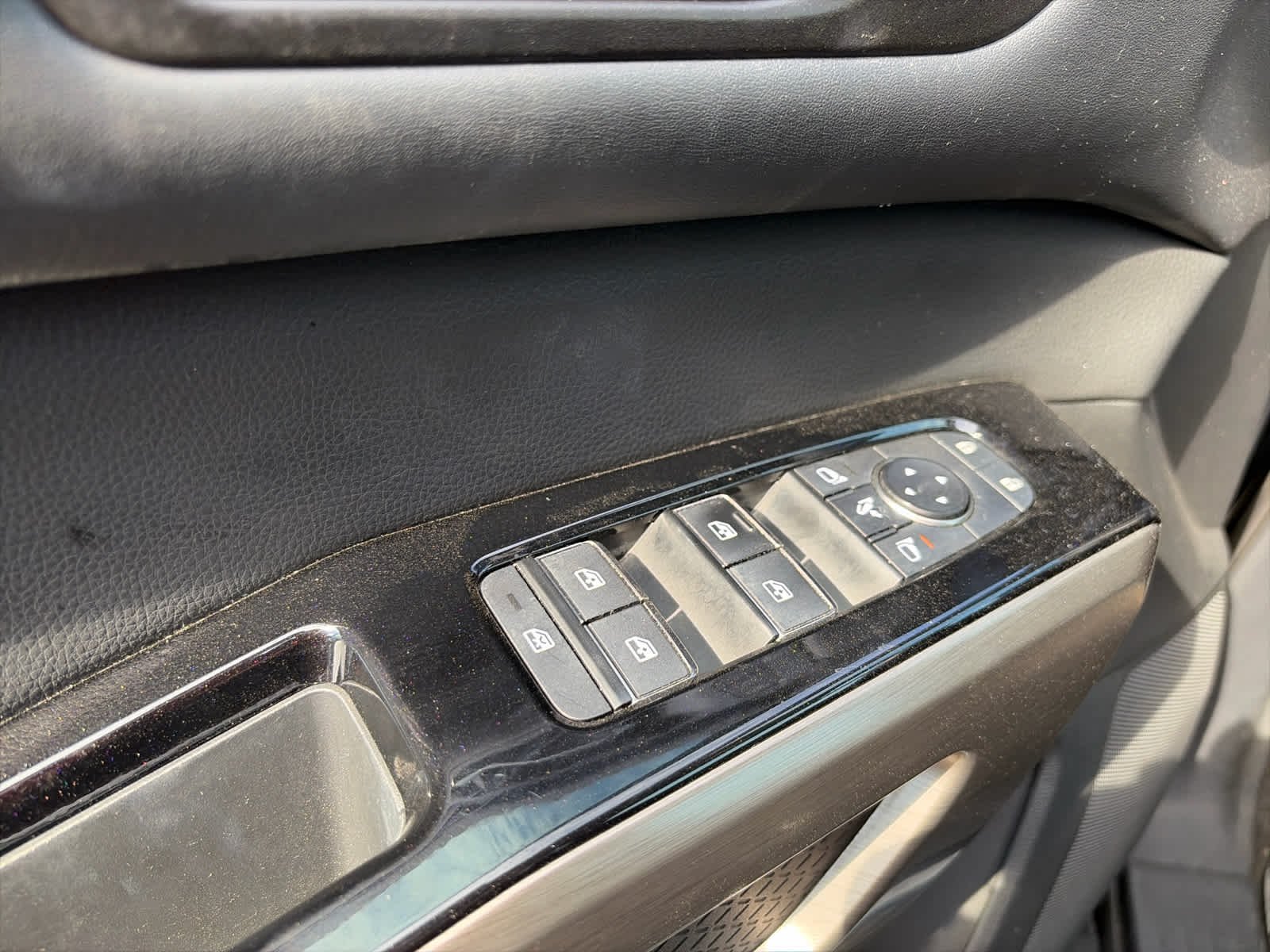 Certified Used 2024 Super Black Nissan Platinum image 25
