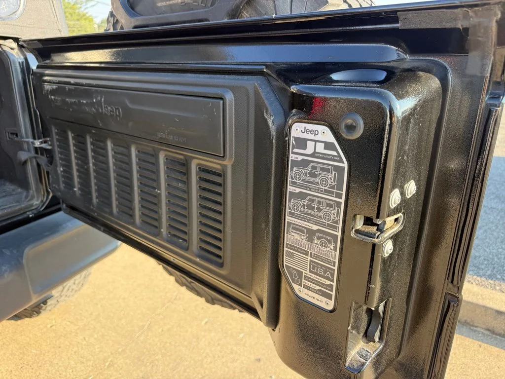 Used 2018 Black Jeep Unlimited Sport S image 27