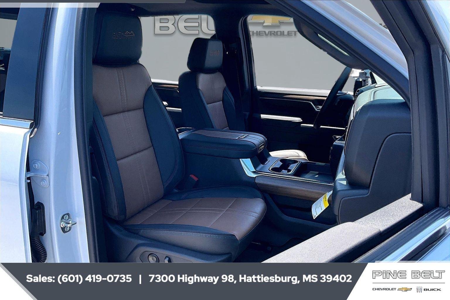 New 2026 Polar White Tricoat Chevrolet High Country image 7
