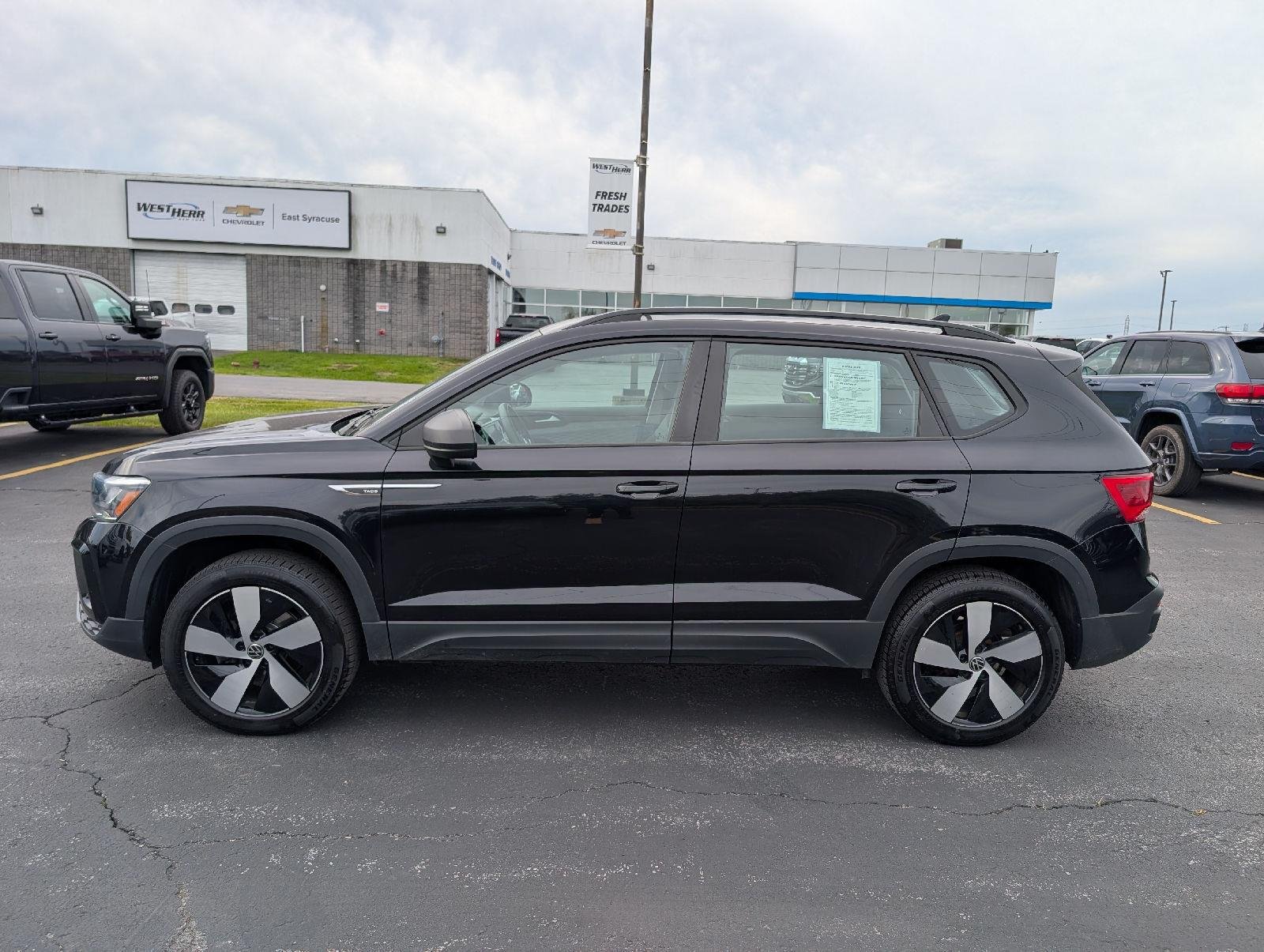 Used 2023 Deep Black Pearl Volkswagen S image 5
