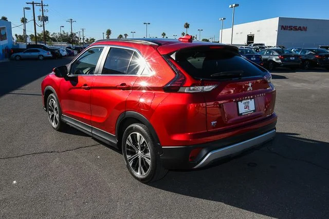 Used 2024 Black Mitsubishi SE image 3