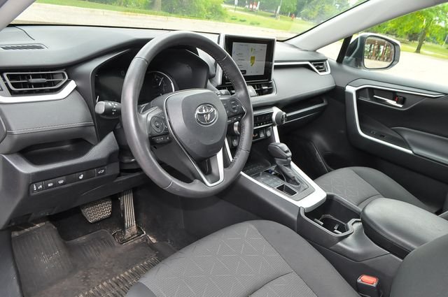 Used 2024 White Toyota XLE image 9