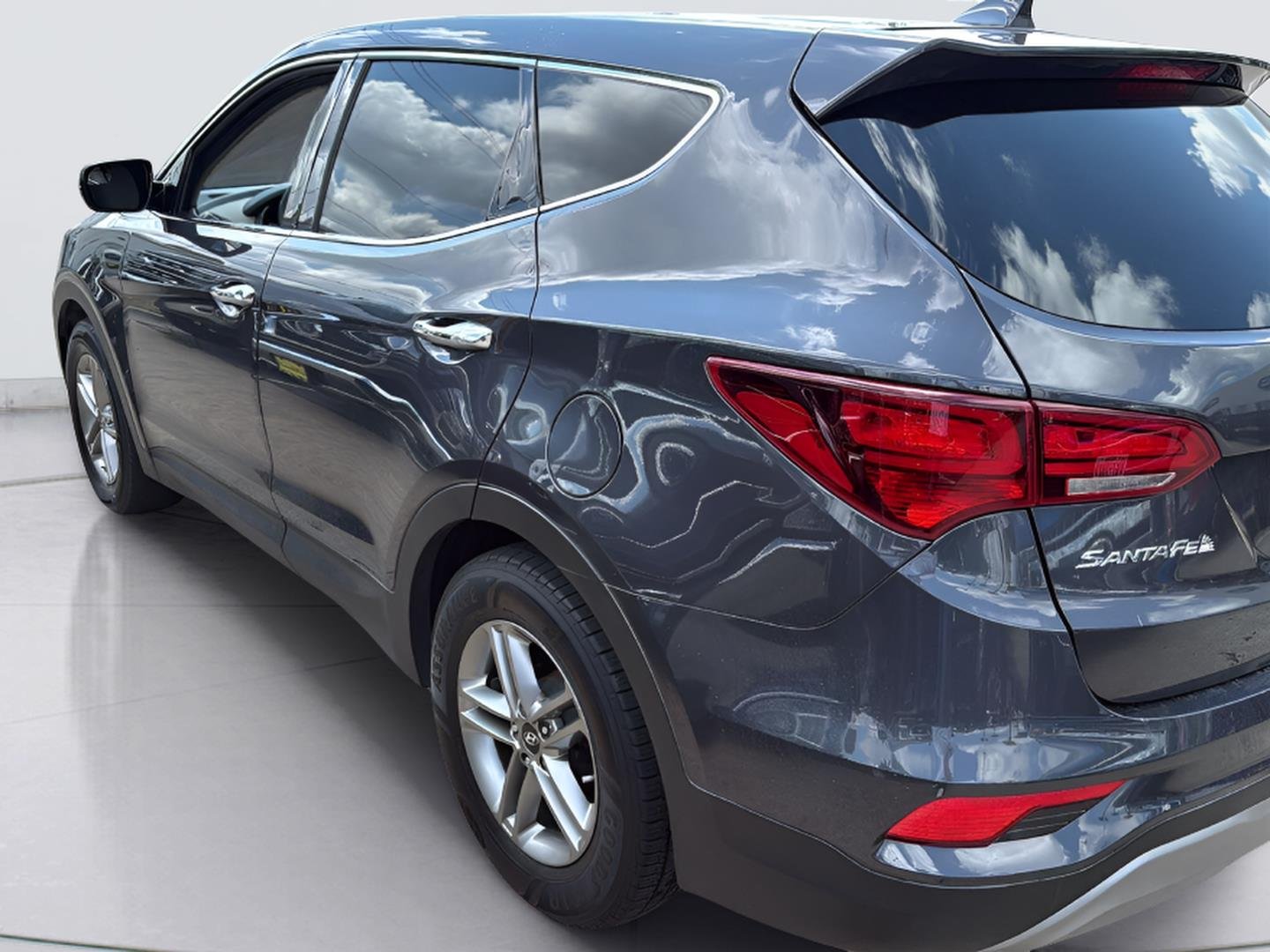 Used 2017 Platinum Graphite Hyundai 2.4L image 7