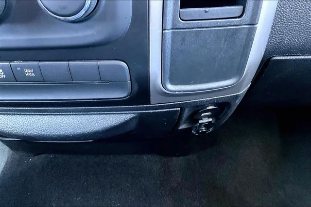Used 2019 Bright White Clearcoat Ram SLT image 27