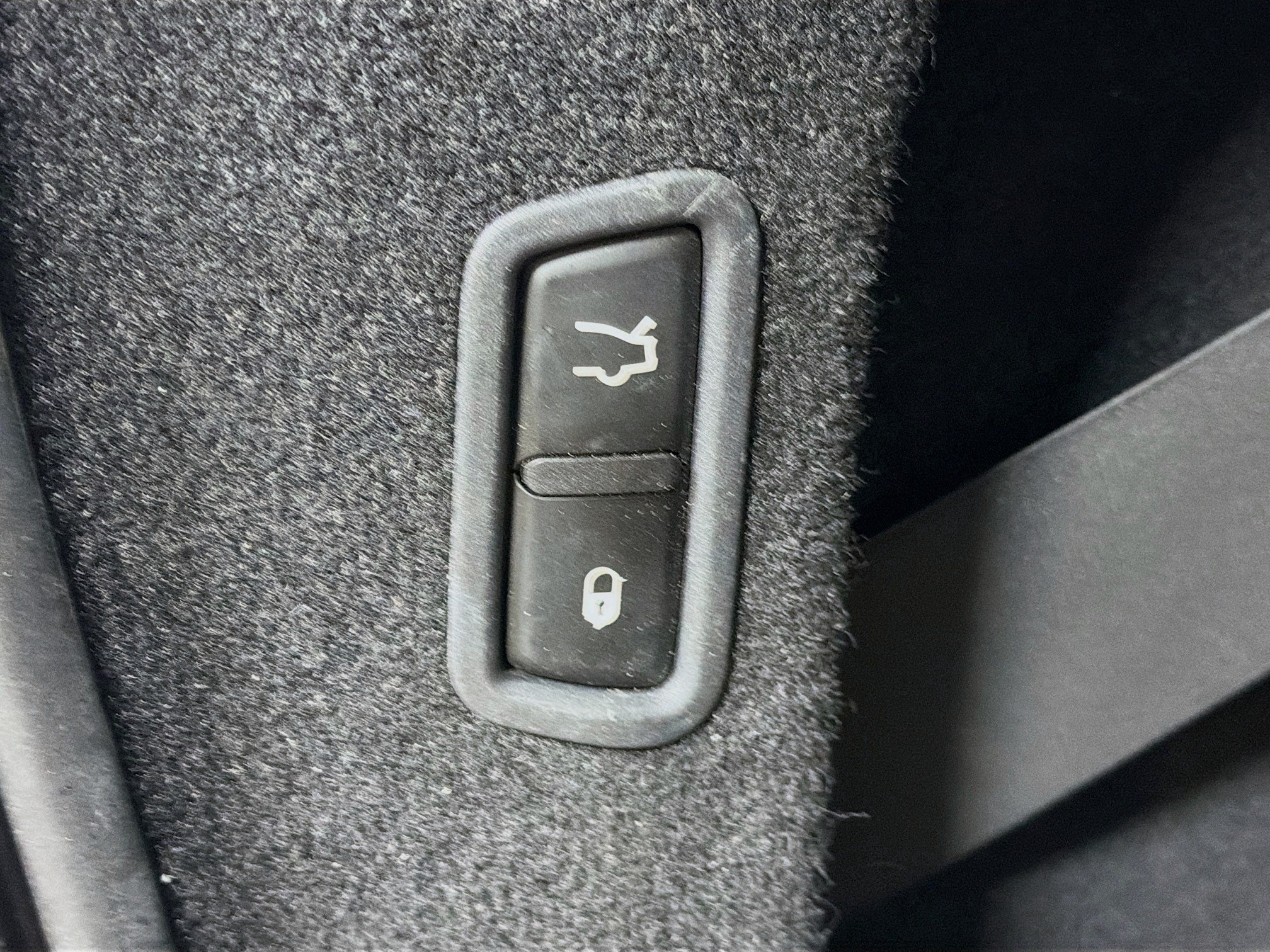 Used 2018 Gray Maserati GranLusso image 12