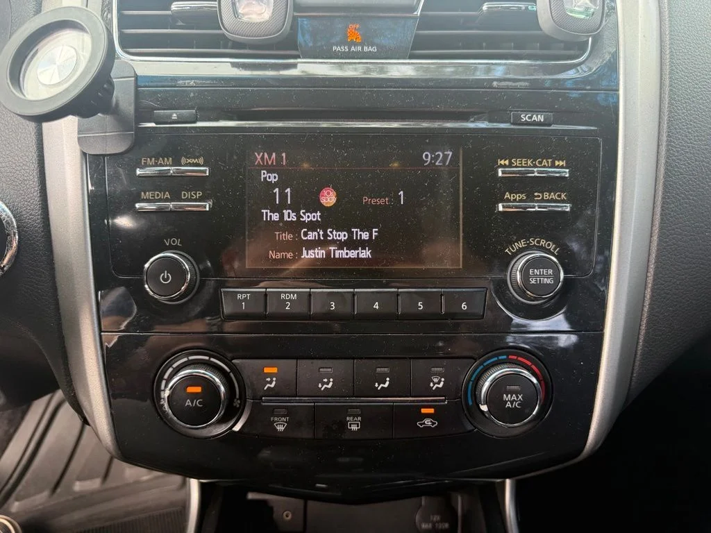 Used 2015 Brilliant Silver Nissan 2.5 S image 17