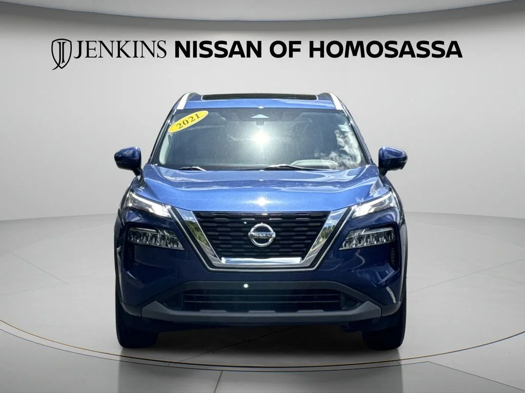 Used 2021 Blue Nissan SV image 3