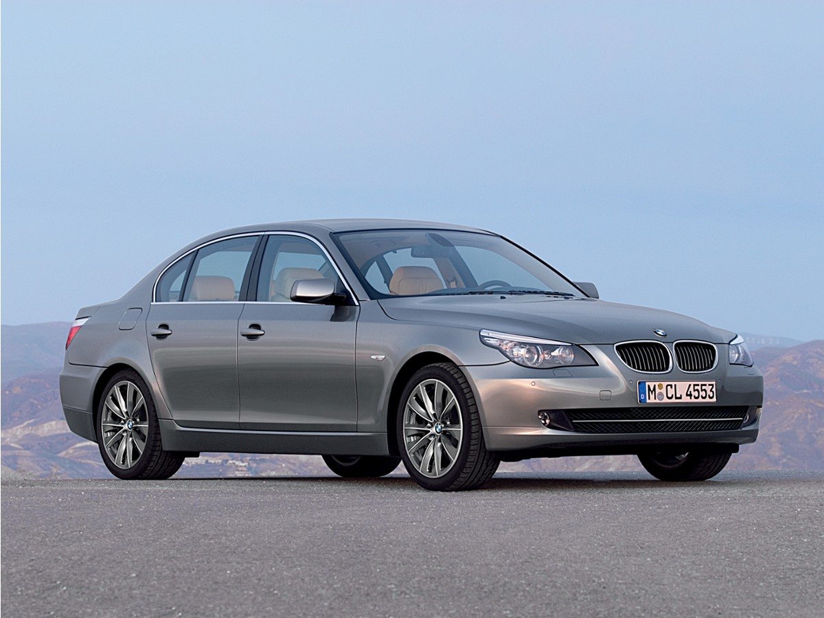 Used 2010 Gray BMW 528i xDrive image 1