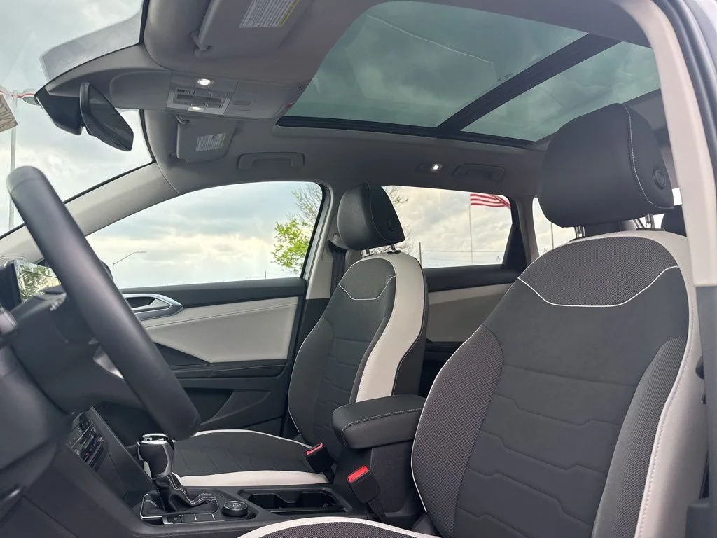 2025 Volkswagen Taos SE - Photo 29