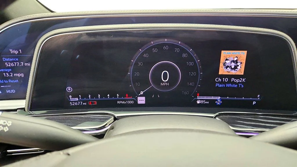 Used 2022 Crystal White Tricoat Cadillac Sport 4WD w/ Touring Pkg & Sport Performance Pkg image 15