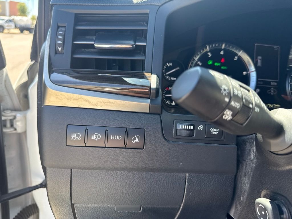 Used 2020 White Lexus 570 image 11
